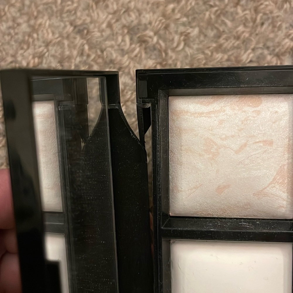 bareMinerals Invisible Light Translucent Powder Duo - Picture 9 of 10